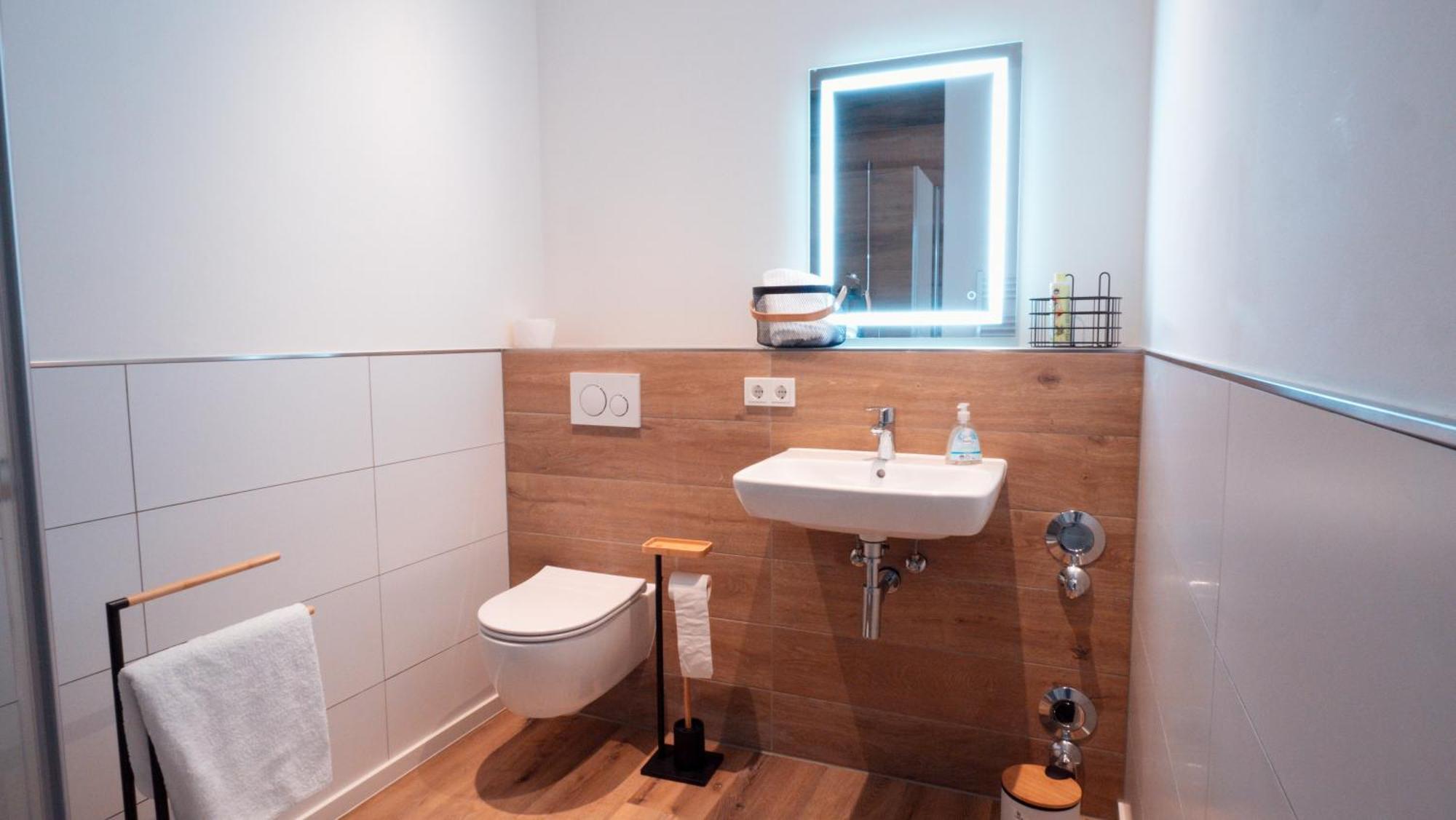 Apartamento Wohnen Auf Zeit In Sarrebruck Exterior foto
