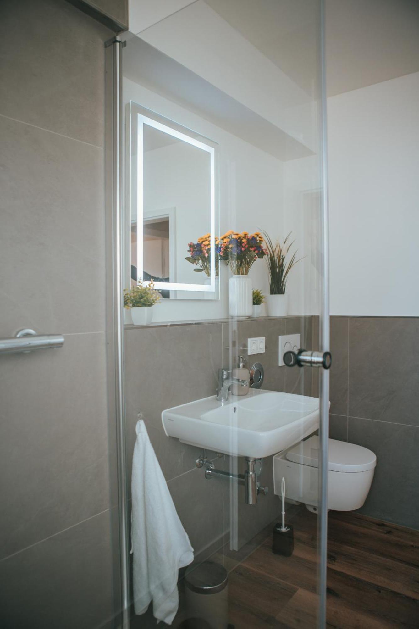 Apartamento Wohnen Auf Zeit In Sarrebruck Exterior foto